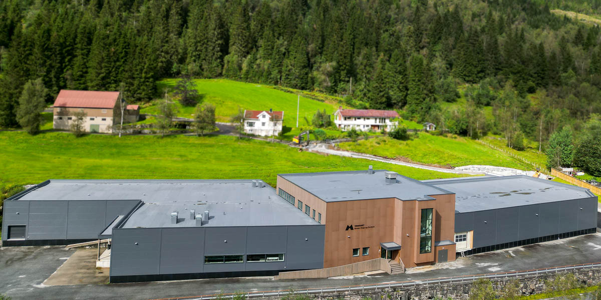 Byggene ved Tinghuset Angedalen sett i fugleperspektiv. Foto: Henning A. Hellebust/Musea i Sogn og Fjordane.